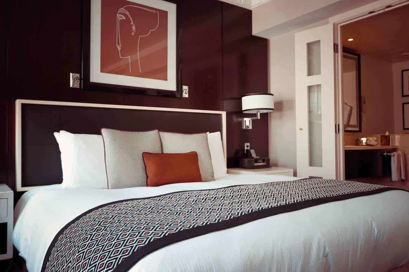 How To Make A Bed Like The Best Hotels