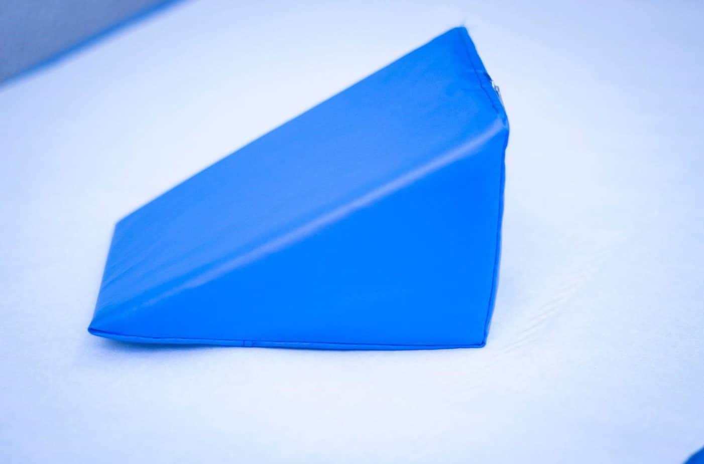 What Is a Wedge Pillow and How to Use It?