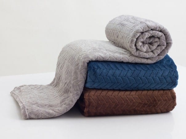 7 Types of Blankets for Comfortable Sleep 