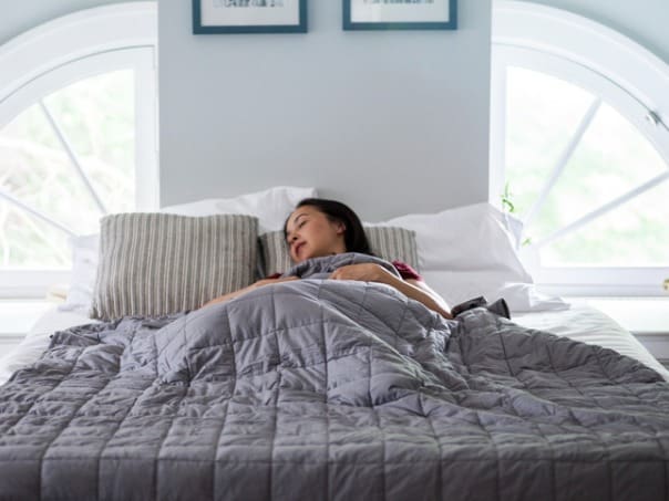 15 Weighted Blanket Benefits You Didn’t Know! 